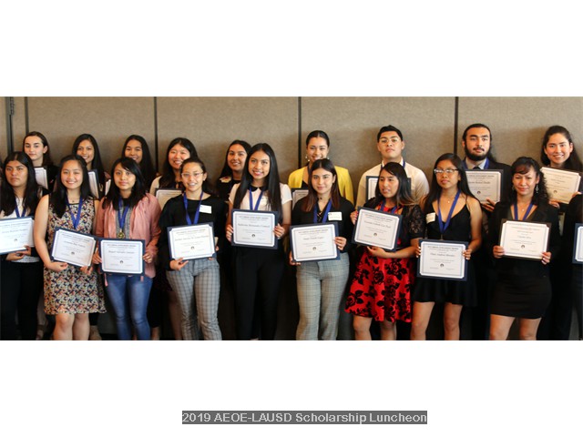 2019 AEOE-LAUSD Scholarship Luncheon - 119 group left or middle side